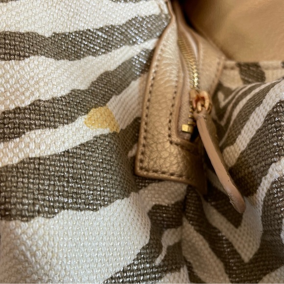 *NWT* Christopher & Banks slouchy hobo bag - Picture 9 of 9